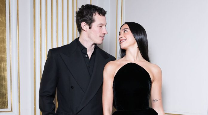 Dua Lipa, Callum Turner ile nişanlandığını duyurdu