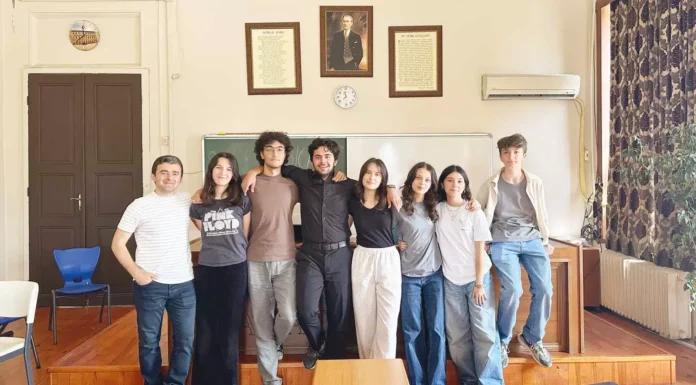 Cağaloğlu Anadolu Lisesi öğrencileri CERN’de deney yapacak