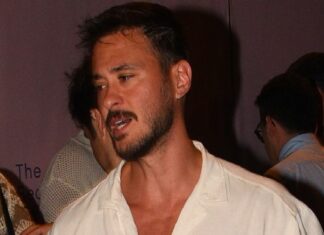 Pelin Akil’den yeni boşanan Anıl Altan, gece kulübünde bir kadınla görüntülendi