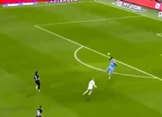 Beşiktaş-Kocaelispor maçında inanılmaz hata. Hem gol hem sarı kart