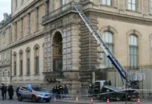 Ünlü Louvre Müzesi güpegündüz soyuldu! Paha biçilmez mücevherleri 7 dakikada çaldılar