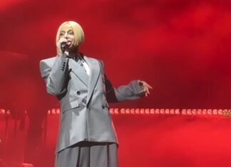 Gülşen dolunayda ışıldadı