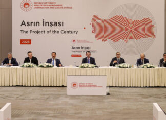 Murat Kurum, yerli ve yabancı gazetecilere asrın inşa seferberliğini anlattı